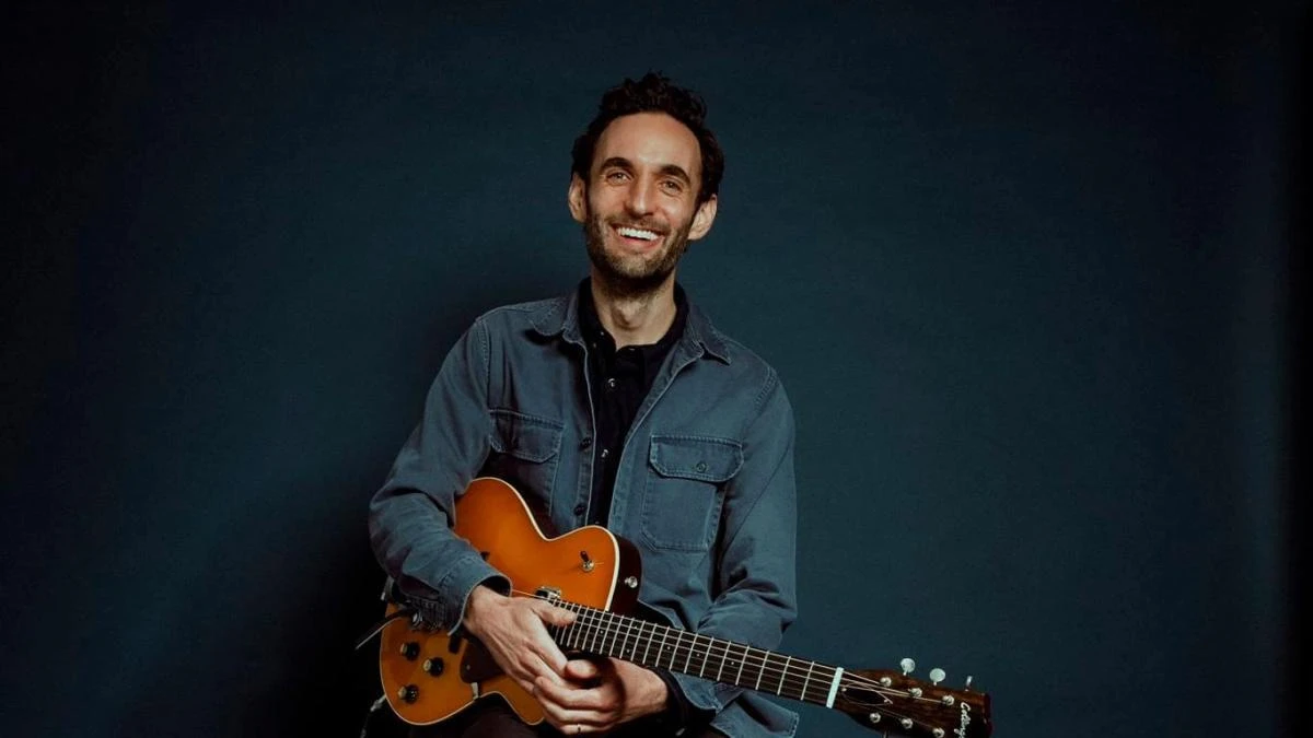El virtuoso guitarrista Julian Lage, técnica al servicio de la profundidad
