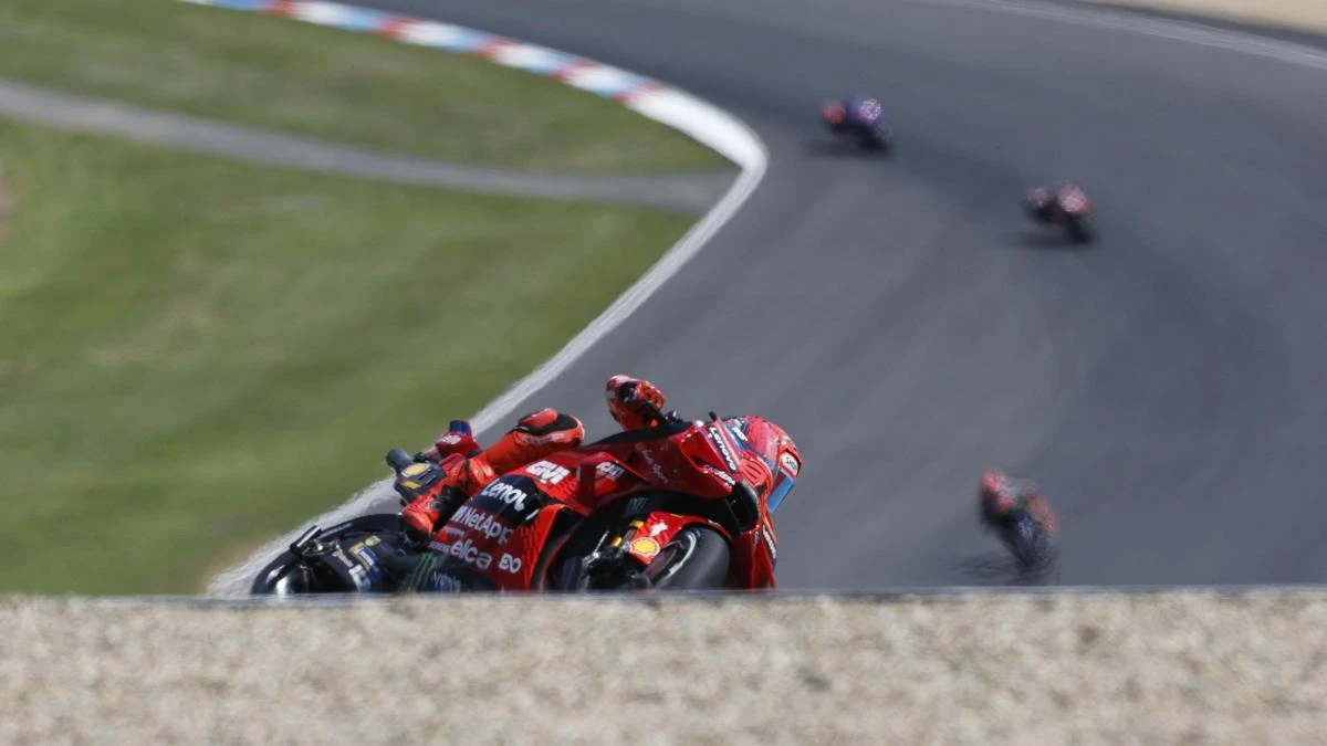 Marc Márquez se impone por aplastamiento en Brno y se dispara con más de 120 puntos de ventaja