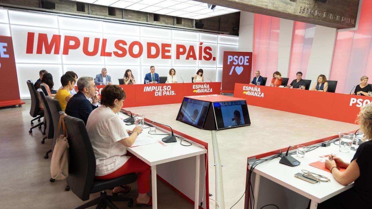 Sánchez reúne a su Ejecutiva para fijar los retos del PSOE para el nuevo curso político