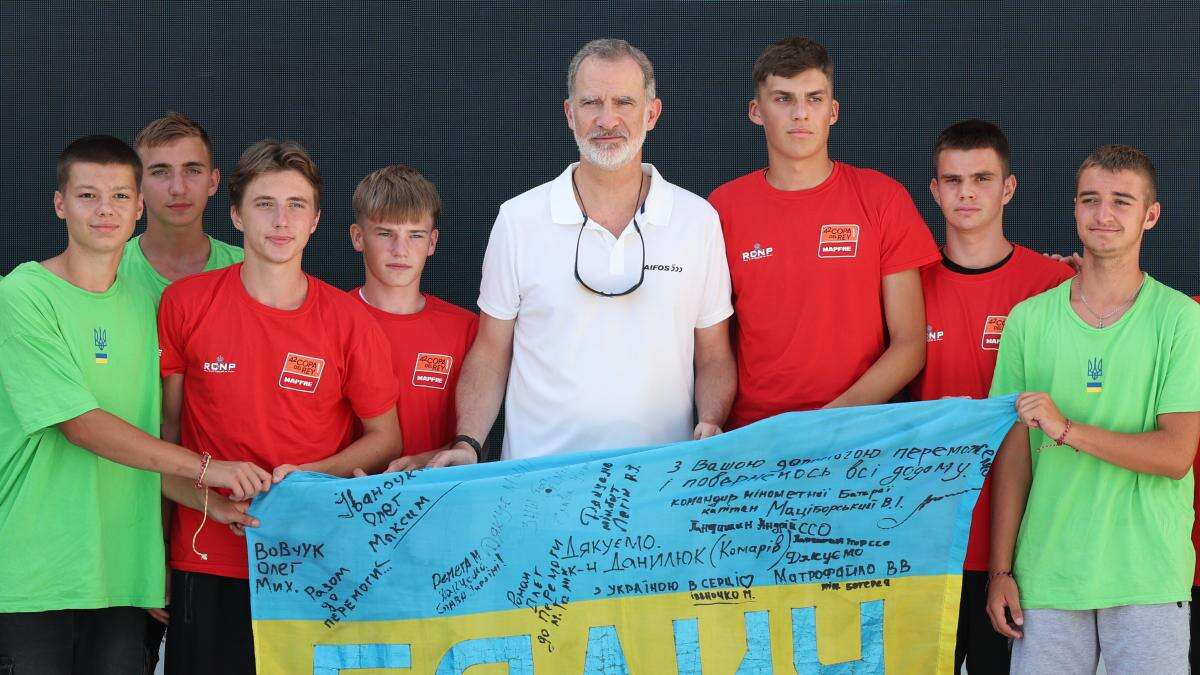 El Rey muestra su apoyo a un grupo de adolescentes ucranianos acogidos en Mallorca