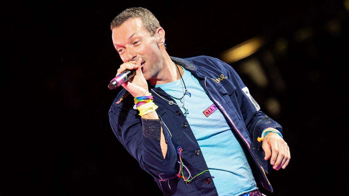 Chris Martin le hace un homenaje a Taylor Swift cantando sus canciones en Viena