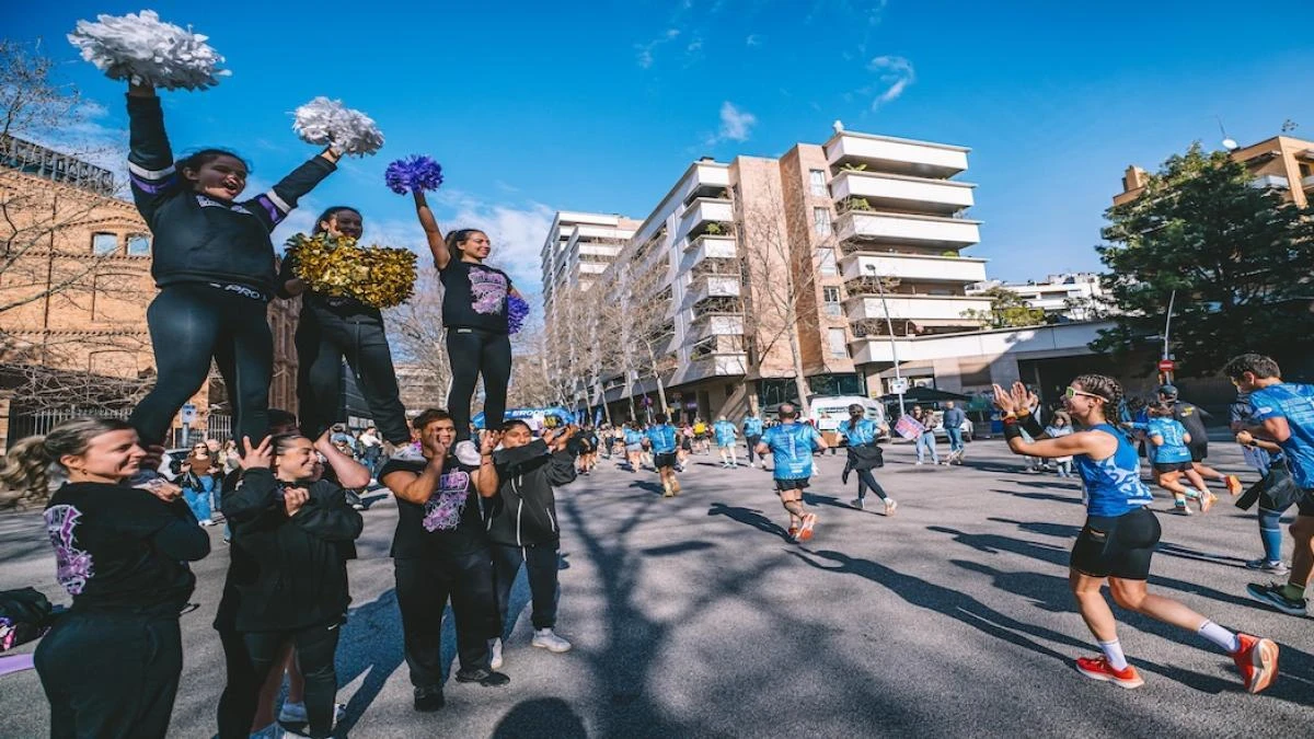 Mucho más que un circuito rápido: la media maratón que convierte Barcelona en una fiesta