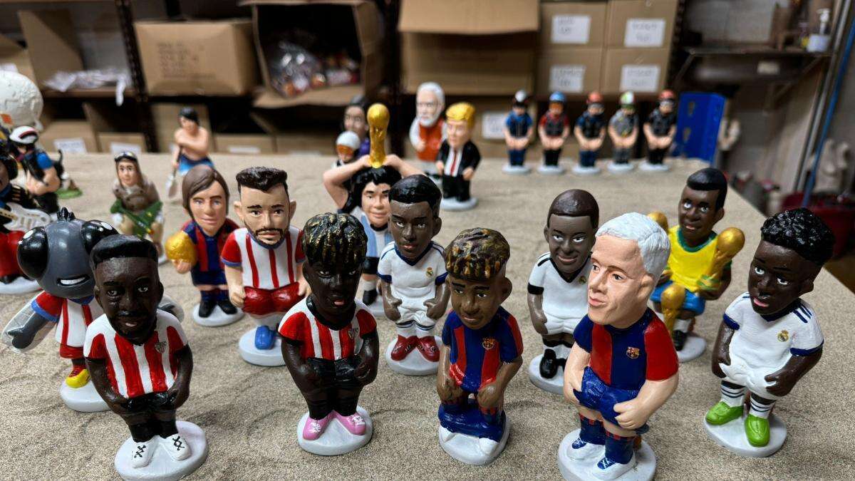 Los futbolistas Dani Olmo y Vinicius y la banda The Beatles ya tienen su propio 'caganer'