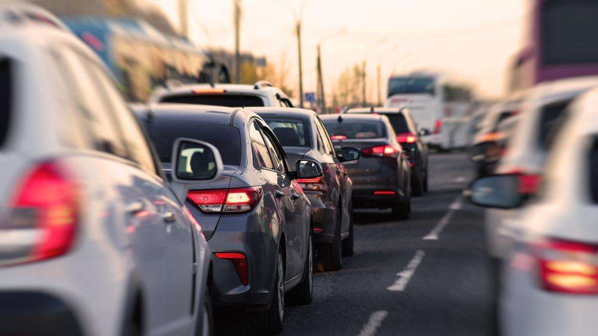 Los vehículos híbridos sostienen el mercado de coches hasta noviembre