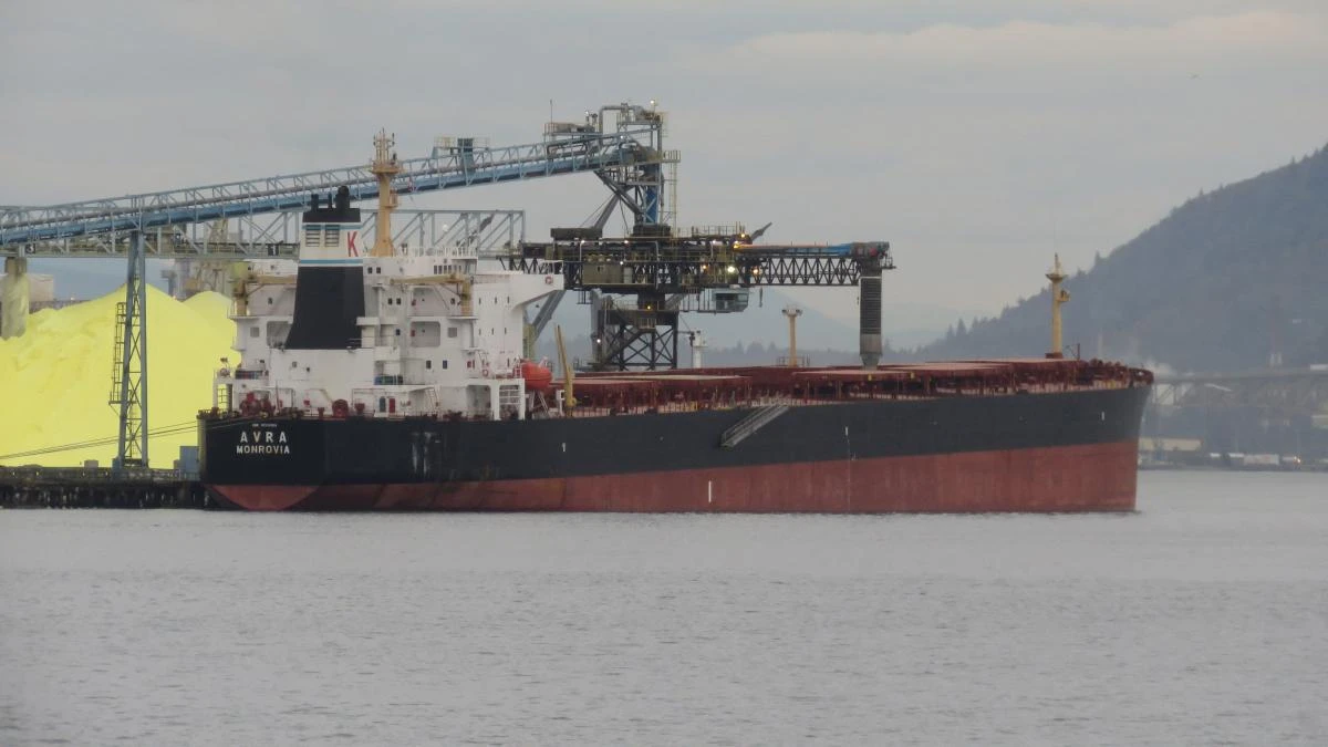Dos buques chinos chocan durante la persecución de un barco filipino en una zona reclamada por Pekín.