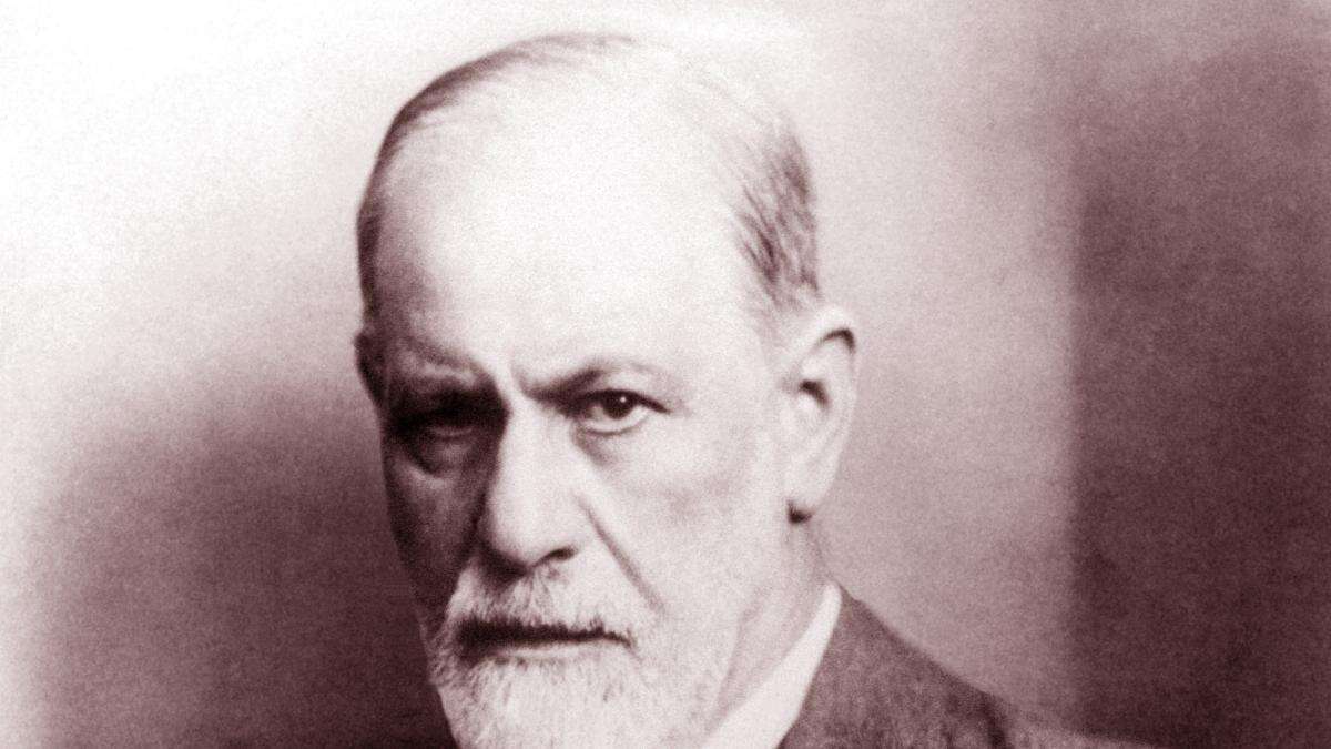 Freud interpreta nuestros sueños