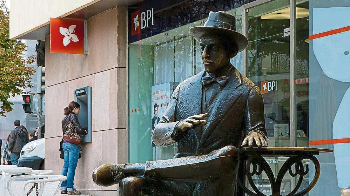Portugal se opone a que un banco español compre Novobanco por problemas de competencia