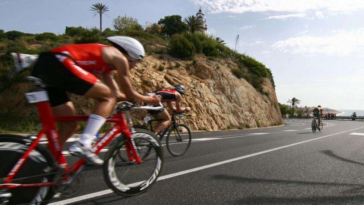 La carretera N-II estará cortada al tráfico este domingo desde Calella hasta Badalona