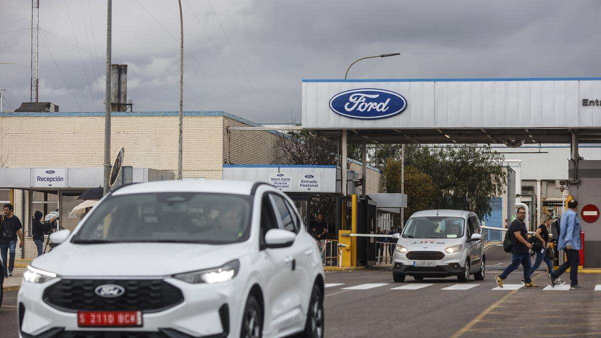 Ford Valencia empieza a transitar su desierto al 2027: un ERTE Red a la espera del nuevo vehículo