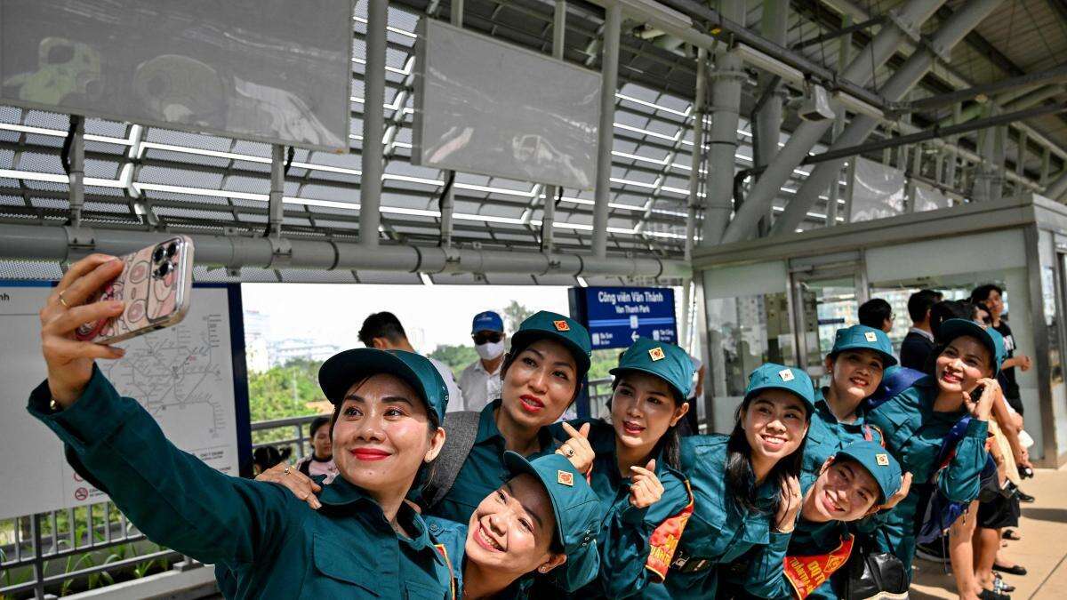 Saigón inaugura su metro japonés, después de que Hanoi le adelantara con su metro chino