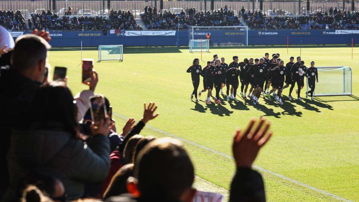 Fiesta navideña del Barça en el Johan Cruyff ante 6.000 personas