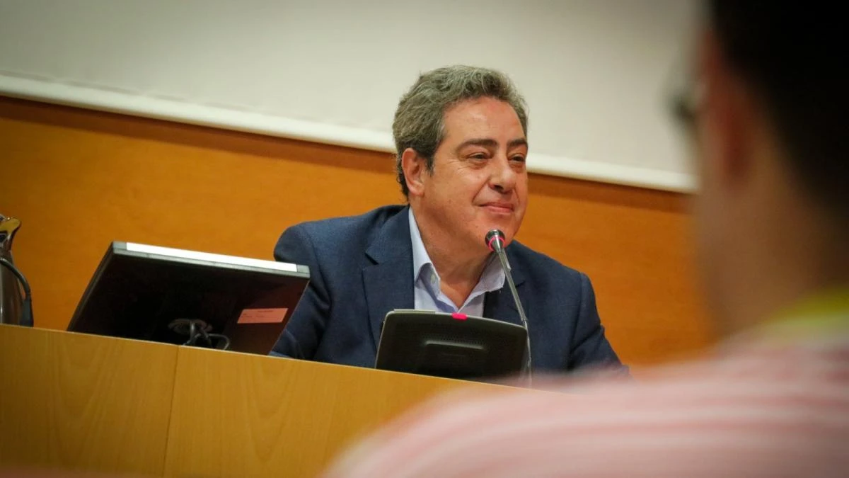 Vox presume de controlar los presupuestos de Llorca y le aprieta con inmigración y valenciano