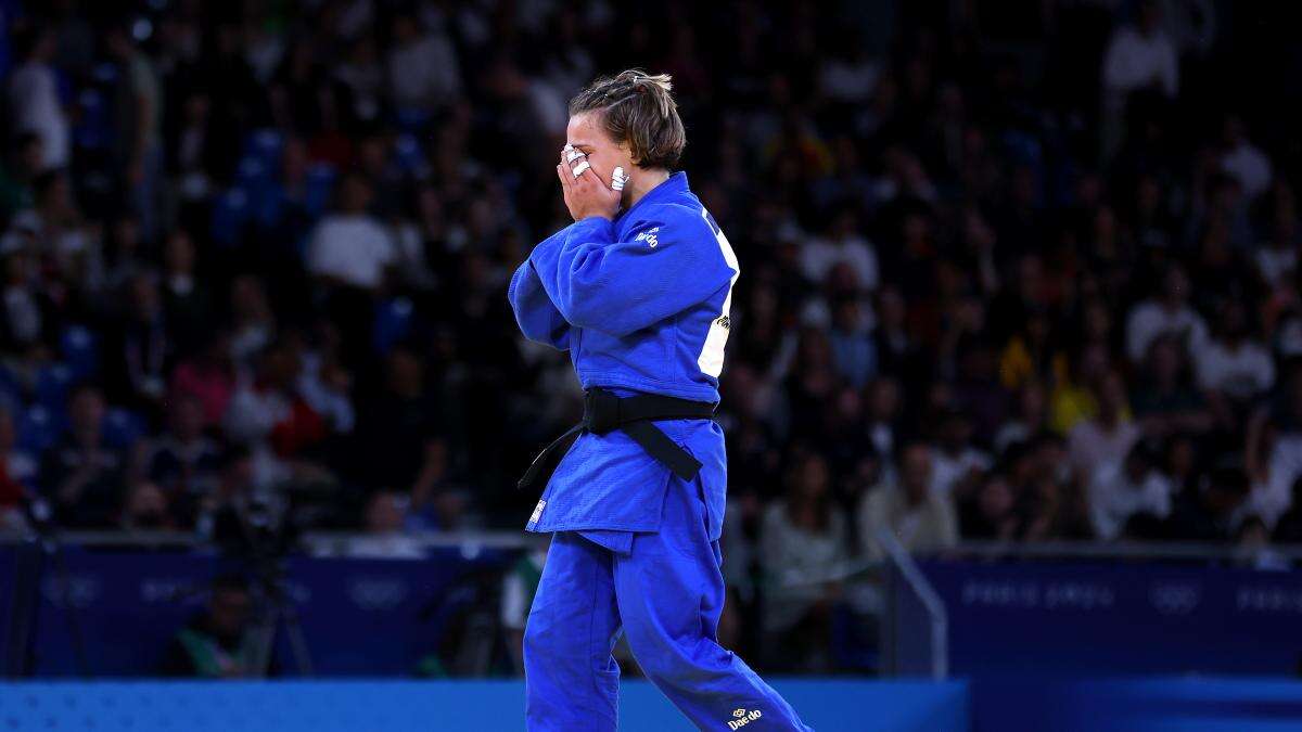 ¡Sí quiero!: La emotiva pedida de mano a la judoka española, Laura Martínez Abelenda, junto a la Torre Eiffel