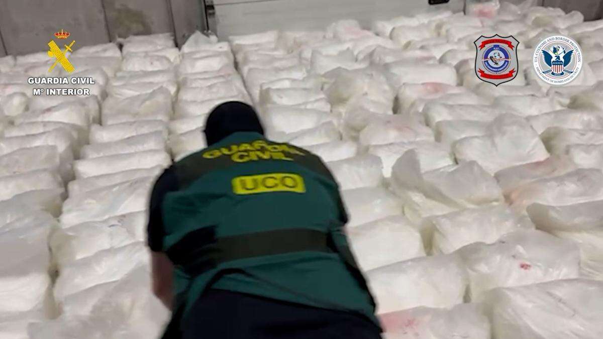 Insólita detención en Sevilla: intenta camuflar 9 kilos de cocaína en botes de champú