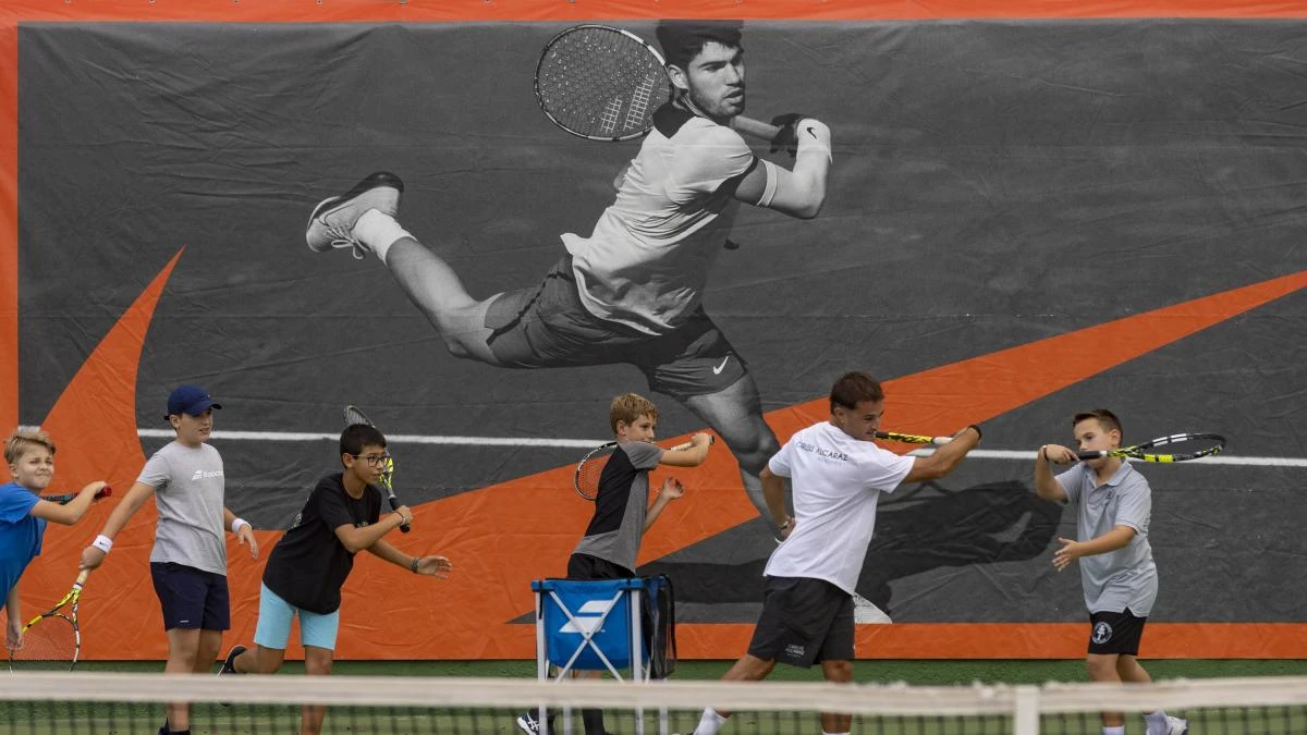 Pequeño y terrícola, tenista en extinción