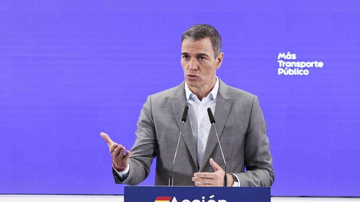 Sánchez anuncia 40 millones para impulsar el uso de la bicicleta: “No es un símbolo progre, sino una alternativa fantástica de movilidad”