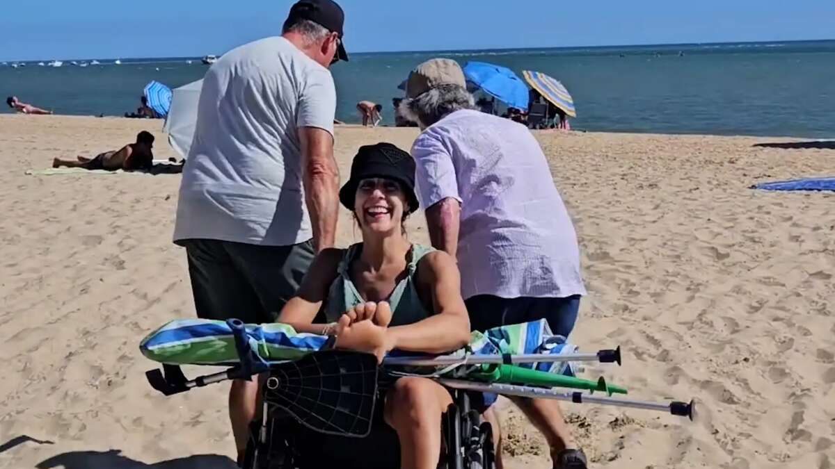 Carolina Marín se vuelve viral con este vídeo tras su lesión en los JJ.OO: “Estás cojita, pero quieres ir a la playa”