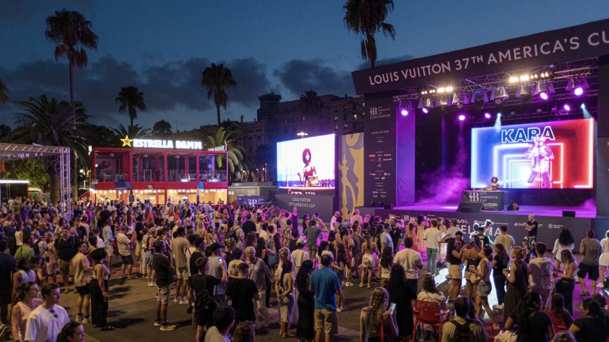 La regata cultural lleva música y tradición al race Village de la 37ª Copa América de Louis Vuitton