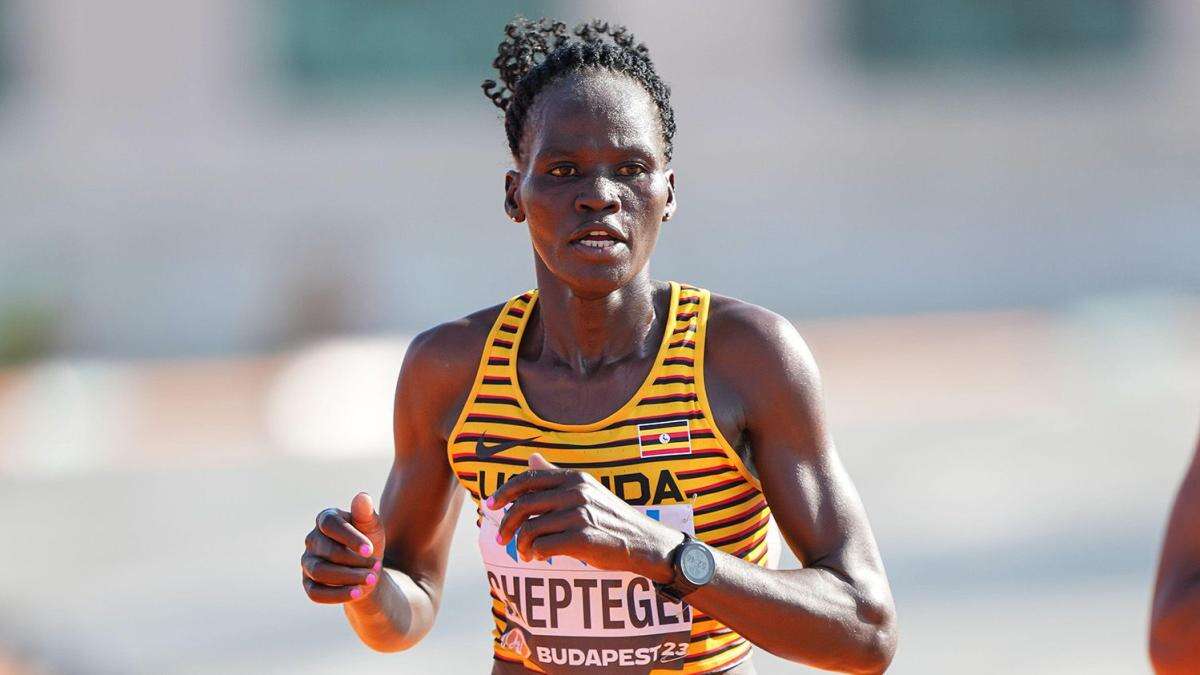 Muere la atleta Rebecca Cheptegei, quemada por su novio con gasolina semanas después de competir en París 2024