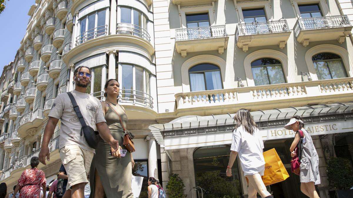 Las pernoctaciones hoteleras siguen en récord aunque los precios crecieron el 7% en septiembre