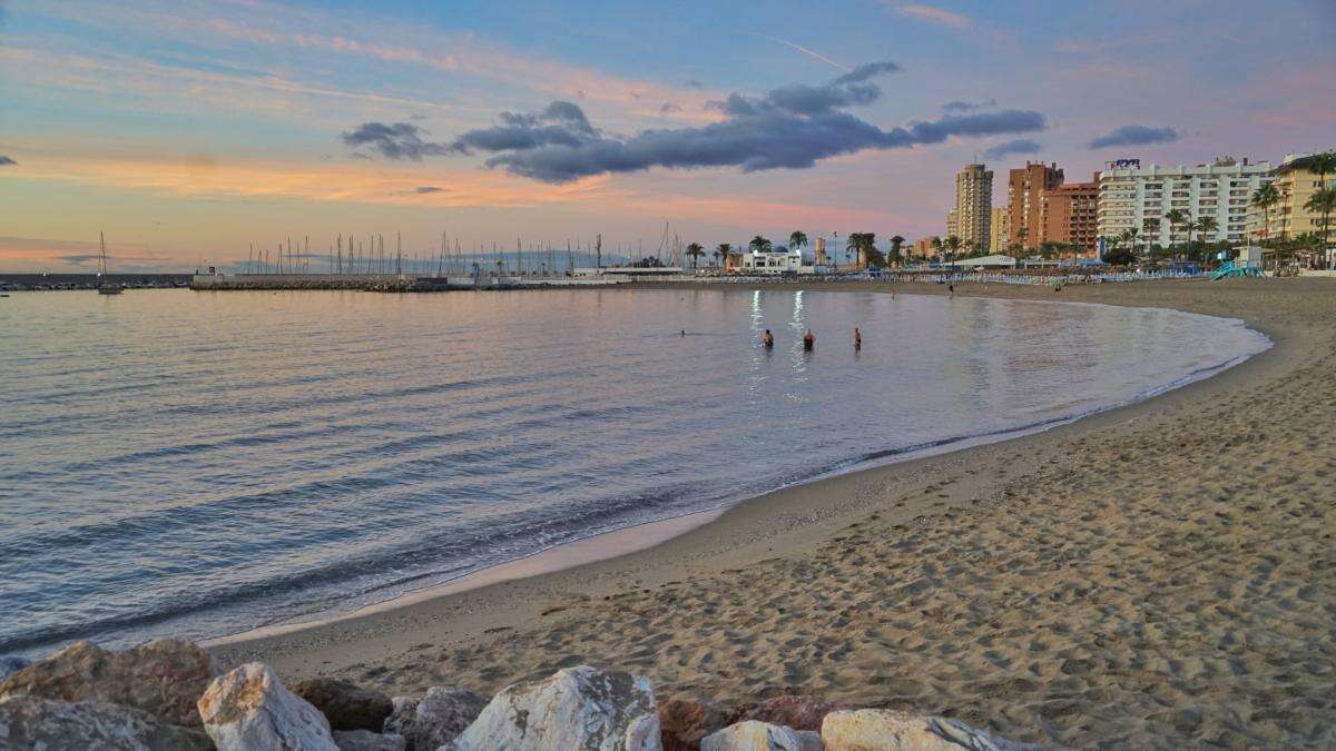 ¿Por qué el agua del mar está caliente en otoño?