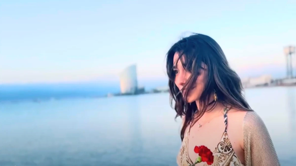 Arual canta 'Horse On The Highway', su primer sencillo: “Componer da sentido a mis días”