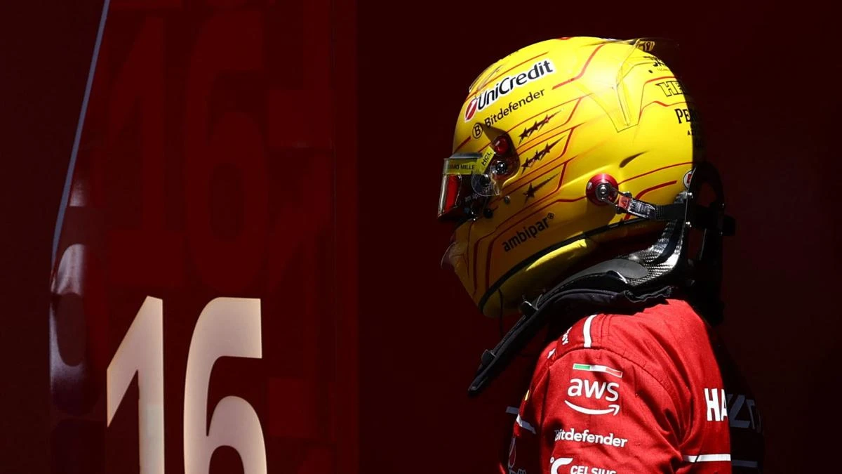 Hamilton responde irónicamente a las insistentes quejas de Alonso por la radio