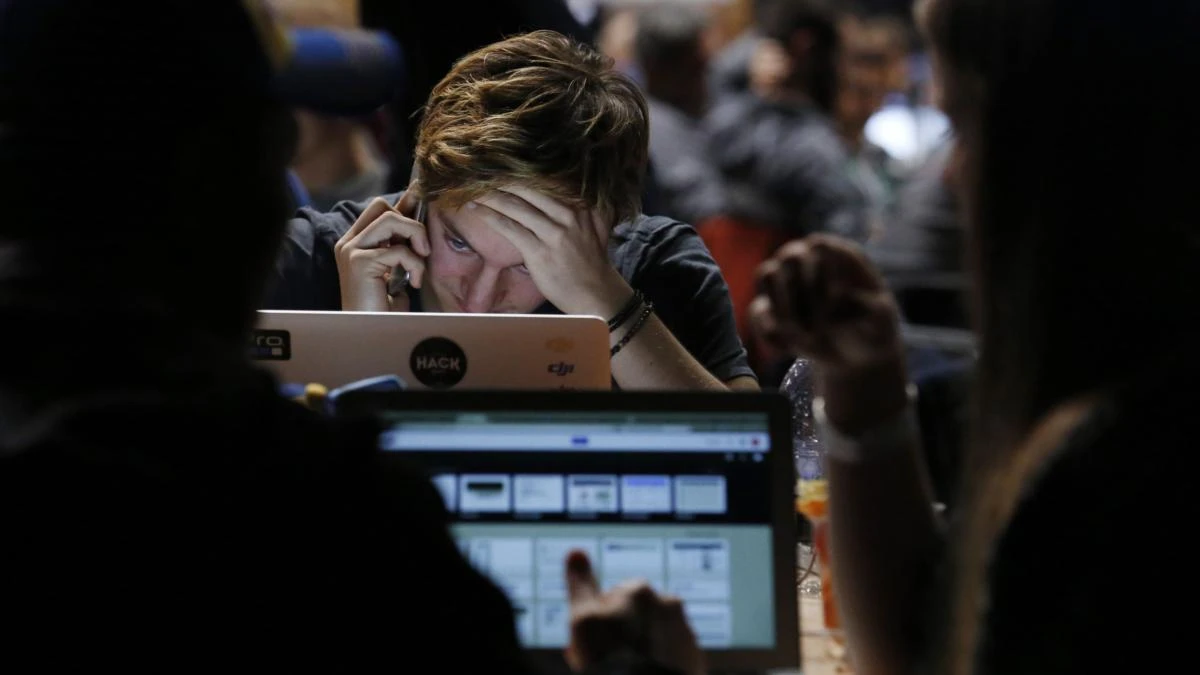 Gamificación, eventos y 'headhunters': las agresivas estrategias del cibercrimen para reclutar jóvenes