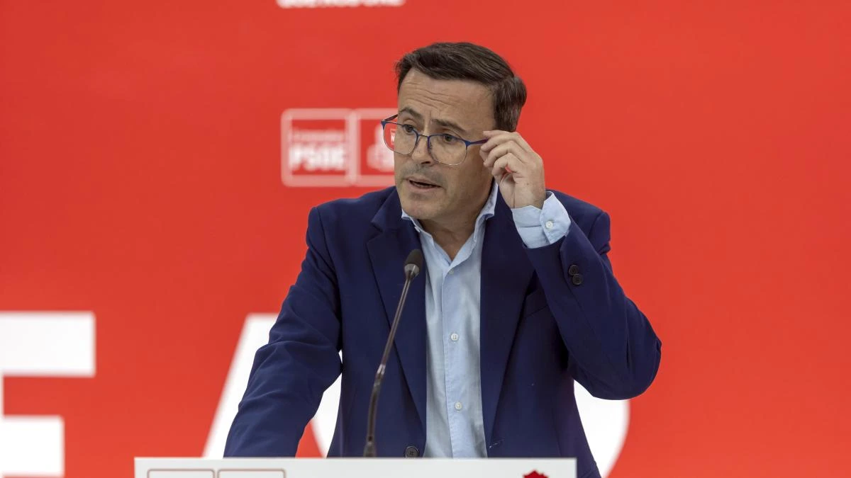 Gallardo se estrena como diputado en Extremadura prometiendo “dar la batalla y sin complejos”