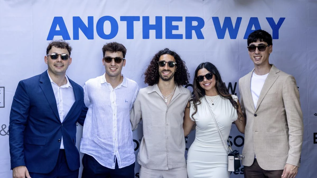 Marc Cucurella, estrella del Chelsea y La Roja, apoya el primer proyecto de su hermano menor