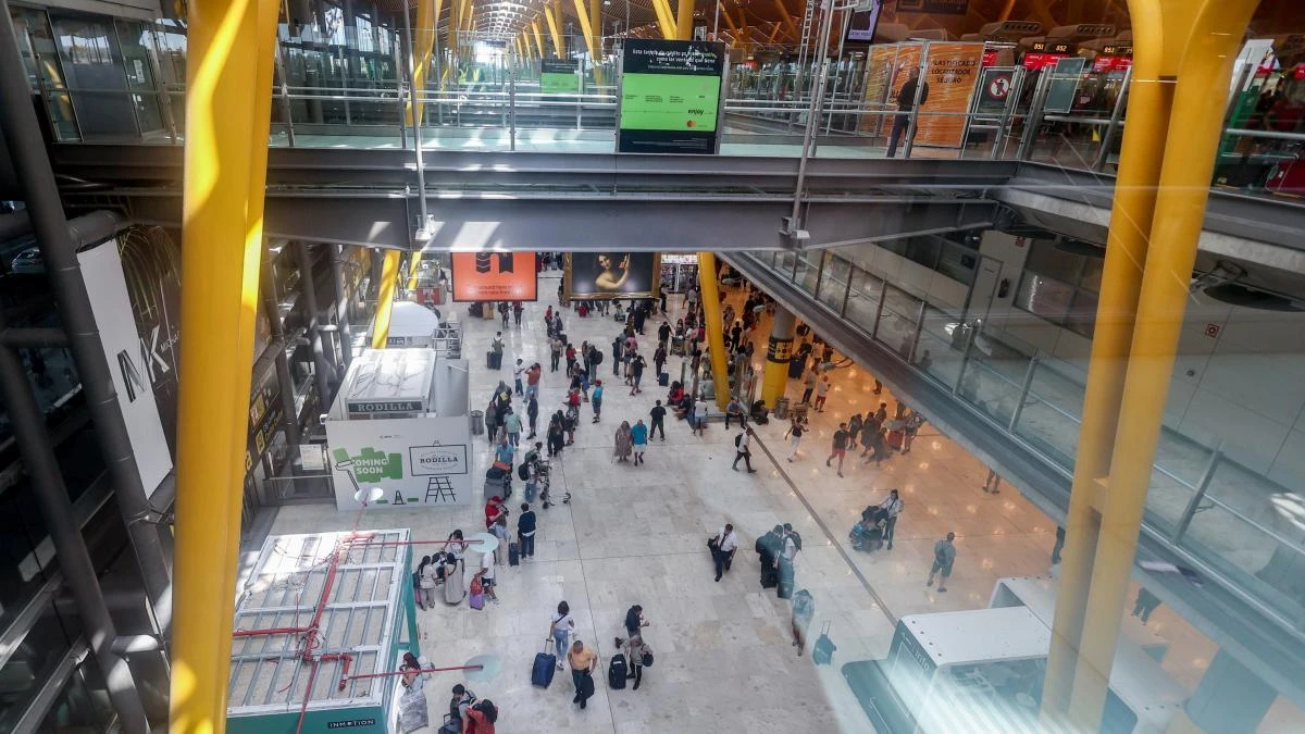 Almeida pide “responsabilidades” al Gobierno central con los sin techo de Barajas