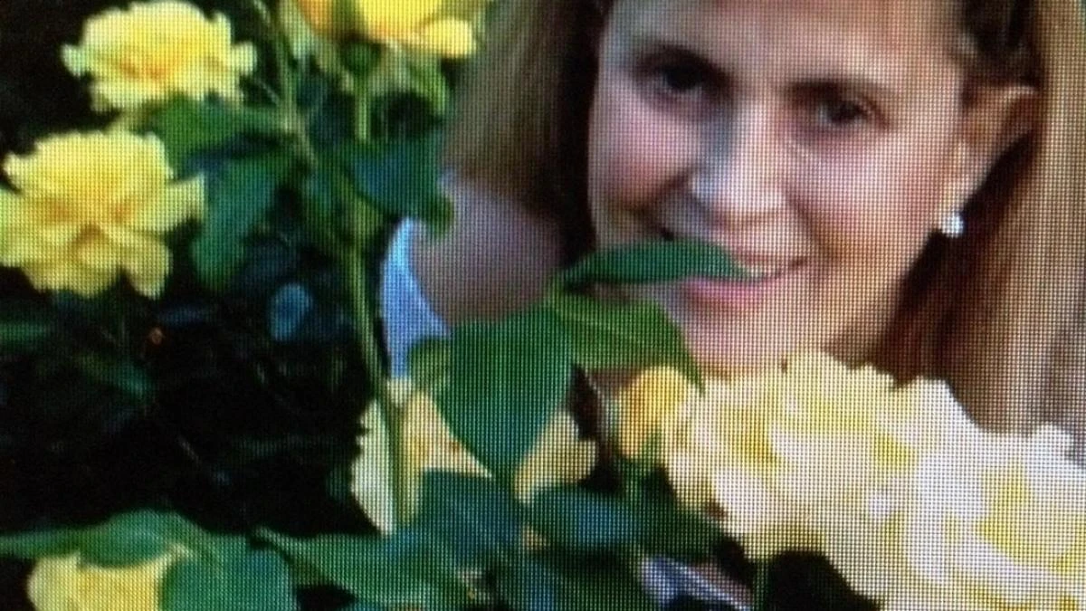 Hallan muerta a una célebre directora de cine: estaba envuelta en una sábana y amordazada con cinta