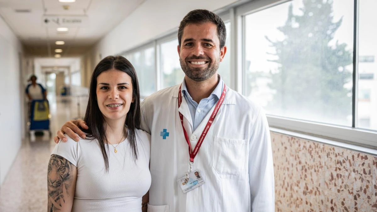 Bellvitge implanta una prótesis de mandíbula pionera para recuperar la simetría facial