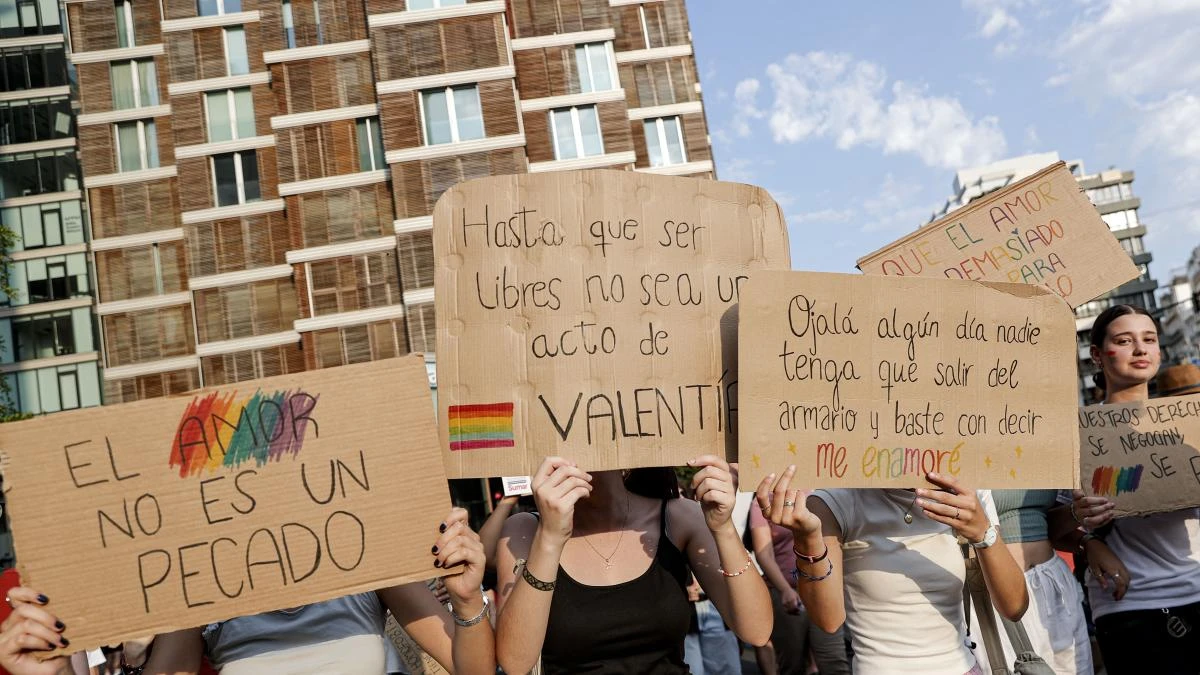 “Hoy follas seguro”, lema de la campaña de Sanidad para prevenir las ITS durante el Orgullo