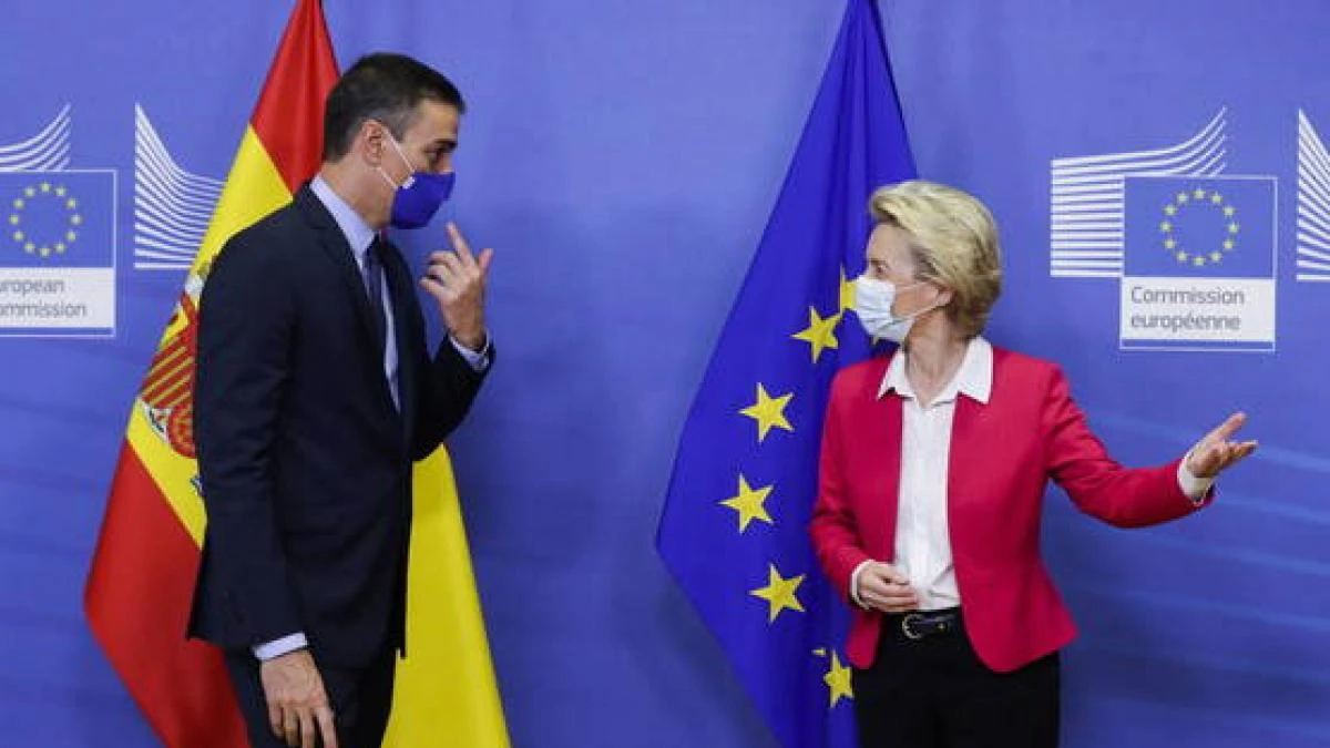 España recibe el aprobado de la Unión Europea, con la política en llamas