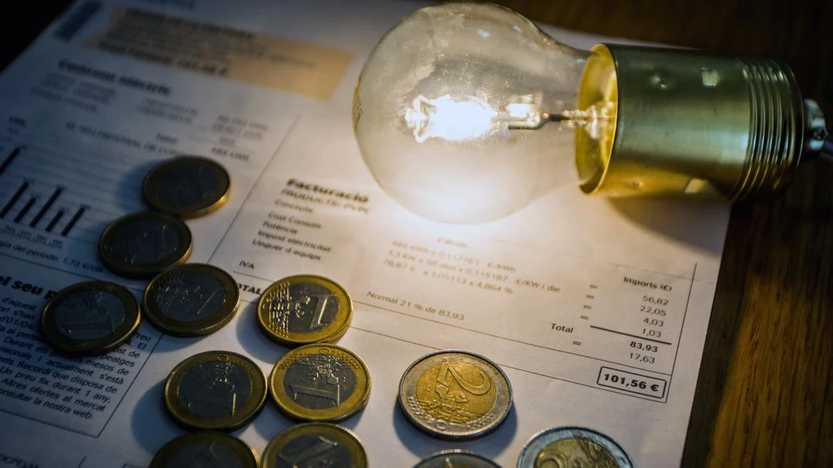 El Gobierno no descarta quitar impuestos de la luz para abaratar la factura