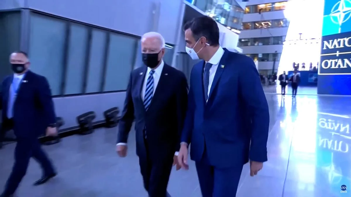 El primer contacto Sánchez-Biden dura menos de un minuto