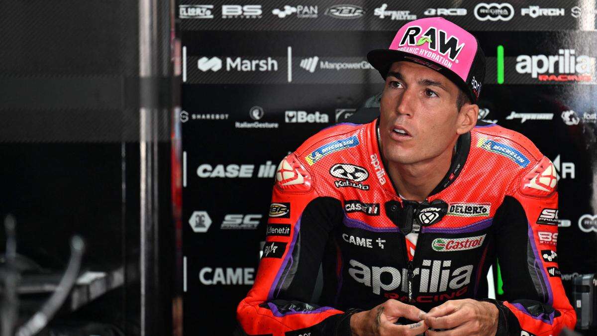 Aleix Espargaró pide ayuda por X con una foto y se la devuelven inundada de bromas