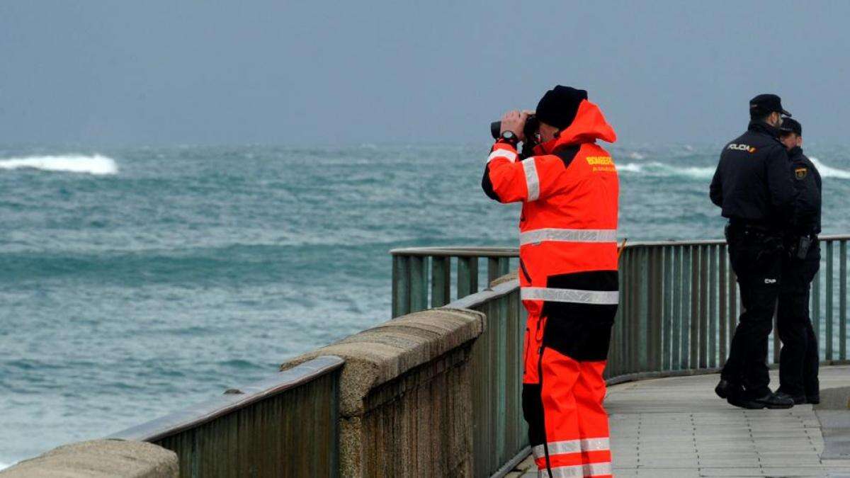 Hallado un cadáver sin cabeza, en estado de descomposición y vestido con neopreno en una playa de Málaga