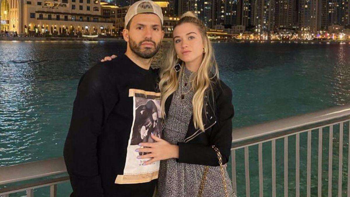 Kun Agüero y Sofia Calzetti dan la bienvenida a su primera hija en común