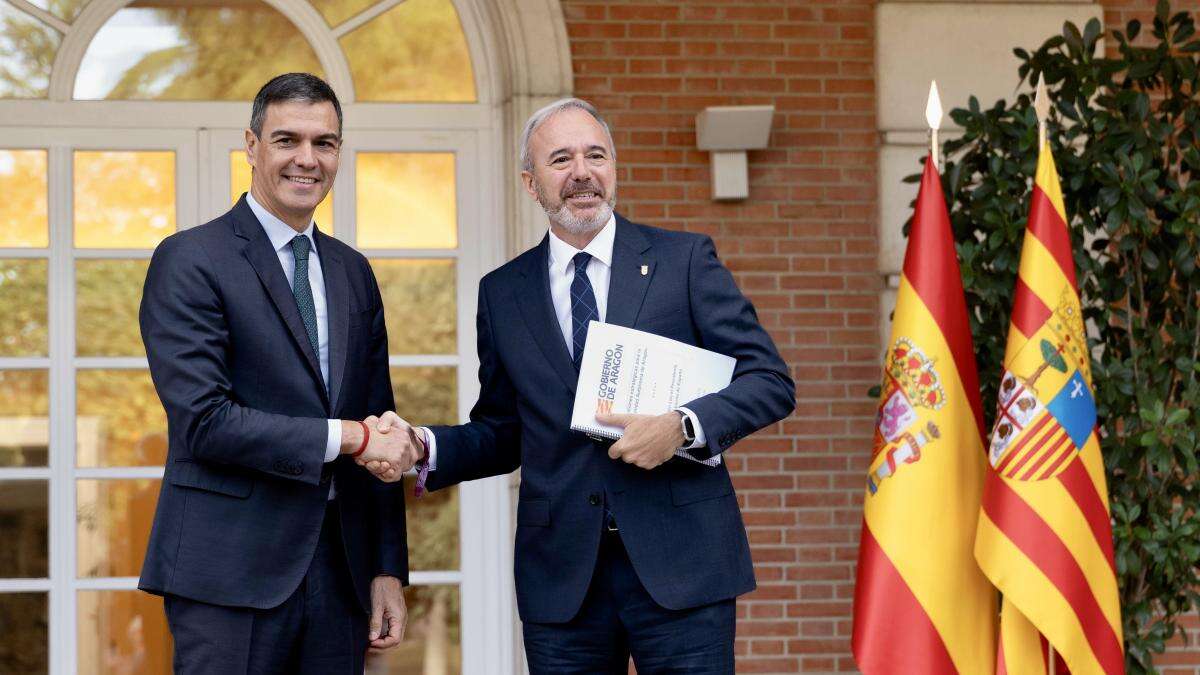 Azcón pacta con Sánchez 26 millones más de ayuda para Teruel