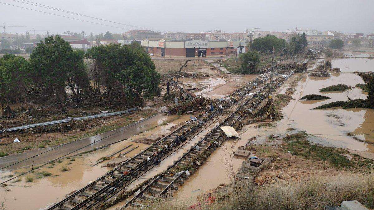 València, sin metro ni Cercanías, continúa con trenes suspendidos desde Madrid y Barcelona