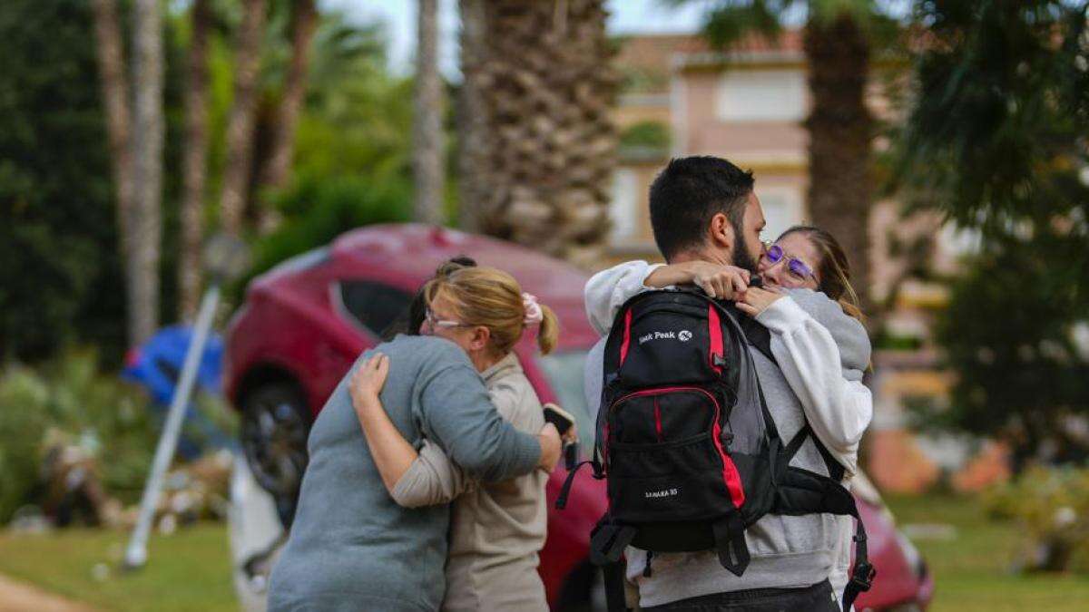 Caravana solidaria a pie desde València