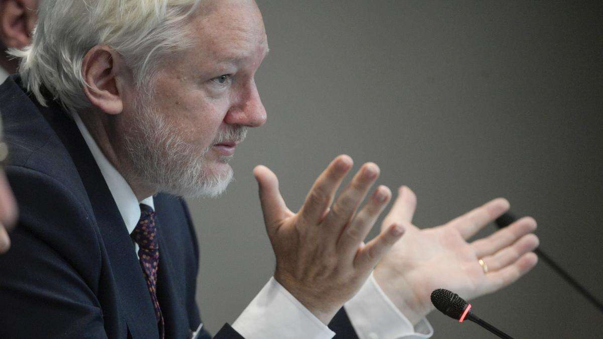 Julian Assange rompe su silencio tras quedar en libertad: “Soy culpable por hacer de periodista”