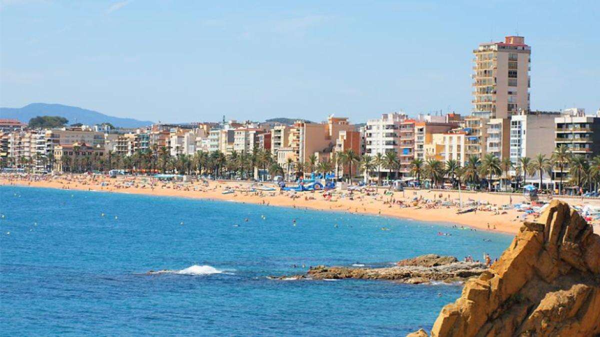 Las aulas de Lloret de Mar reciben de media cada año más de 300 alumnos con el curso ya iniciado