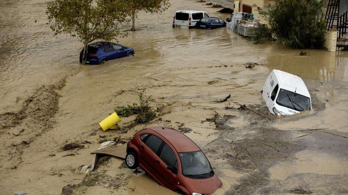 Caos en Andalucía y Valencia por una DANA que deja hasta 300 litros por m2