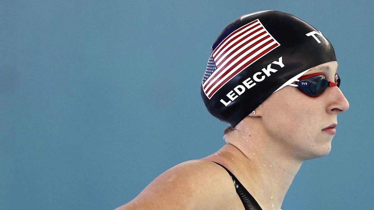 La estadounidense Ledecky regresa a lo grande