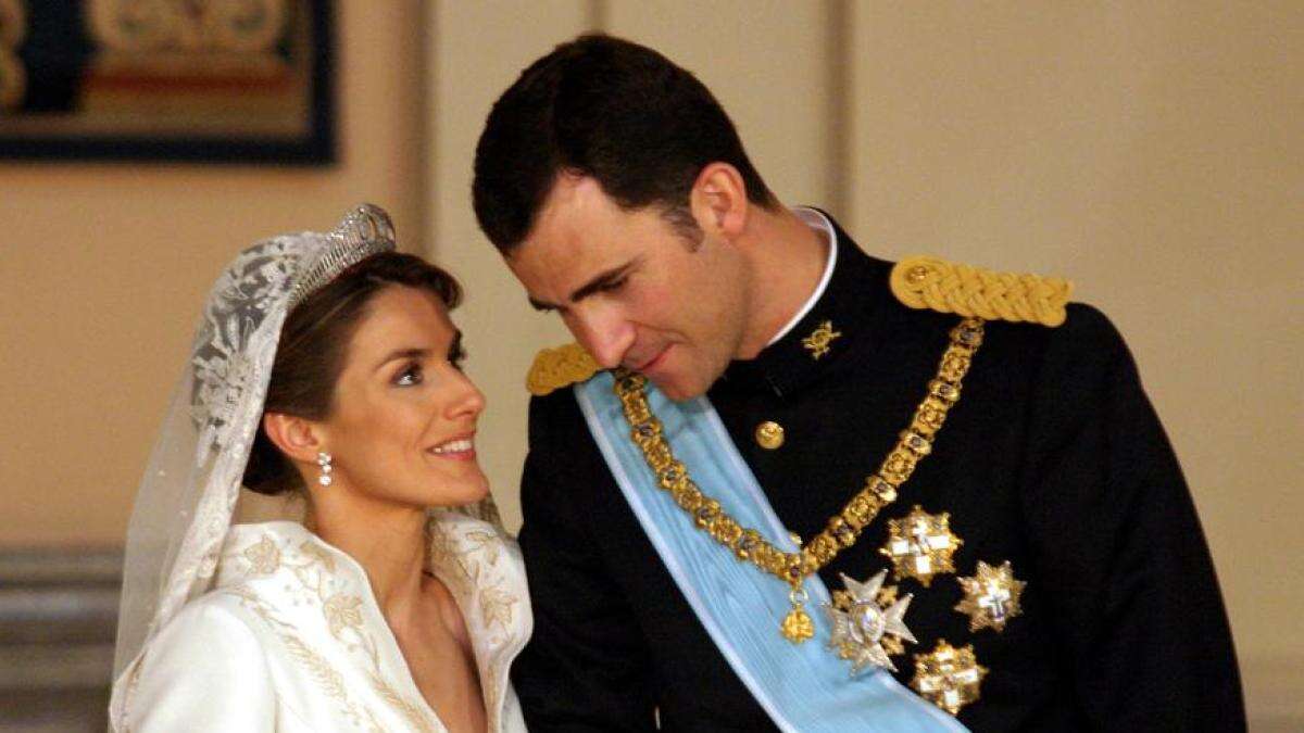 Las dos bodas de Felipe y Letizia: una ante el mundo; otra para ellos