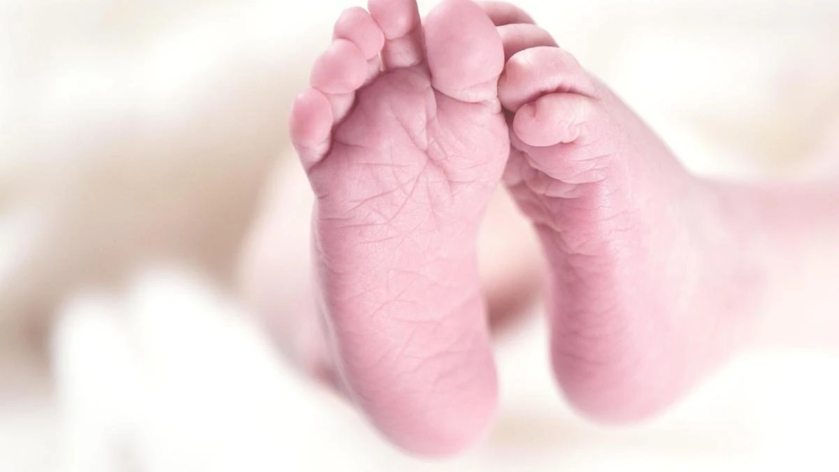 Un niño de 6 años mata a una bebé recién nacida: creyó que era una muñeca
