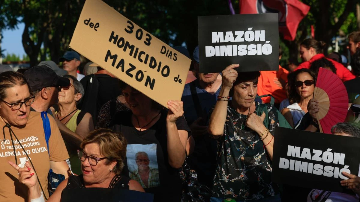 La novena manifestación para pedir la dimisión de Mazón recorre Catarroja, zona cero de la dana